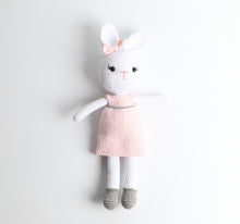 Lade das Bild in den Galerie-Viewer, Häkelpuppe - Hasi (Rosa)