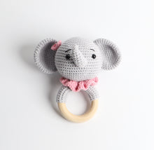 Lade das Bild in den Galerie-Viewer, Häkelrassel - Elefant (Rosa)